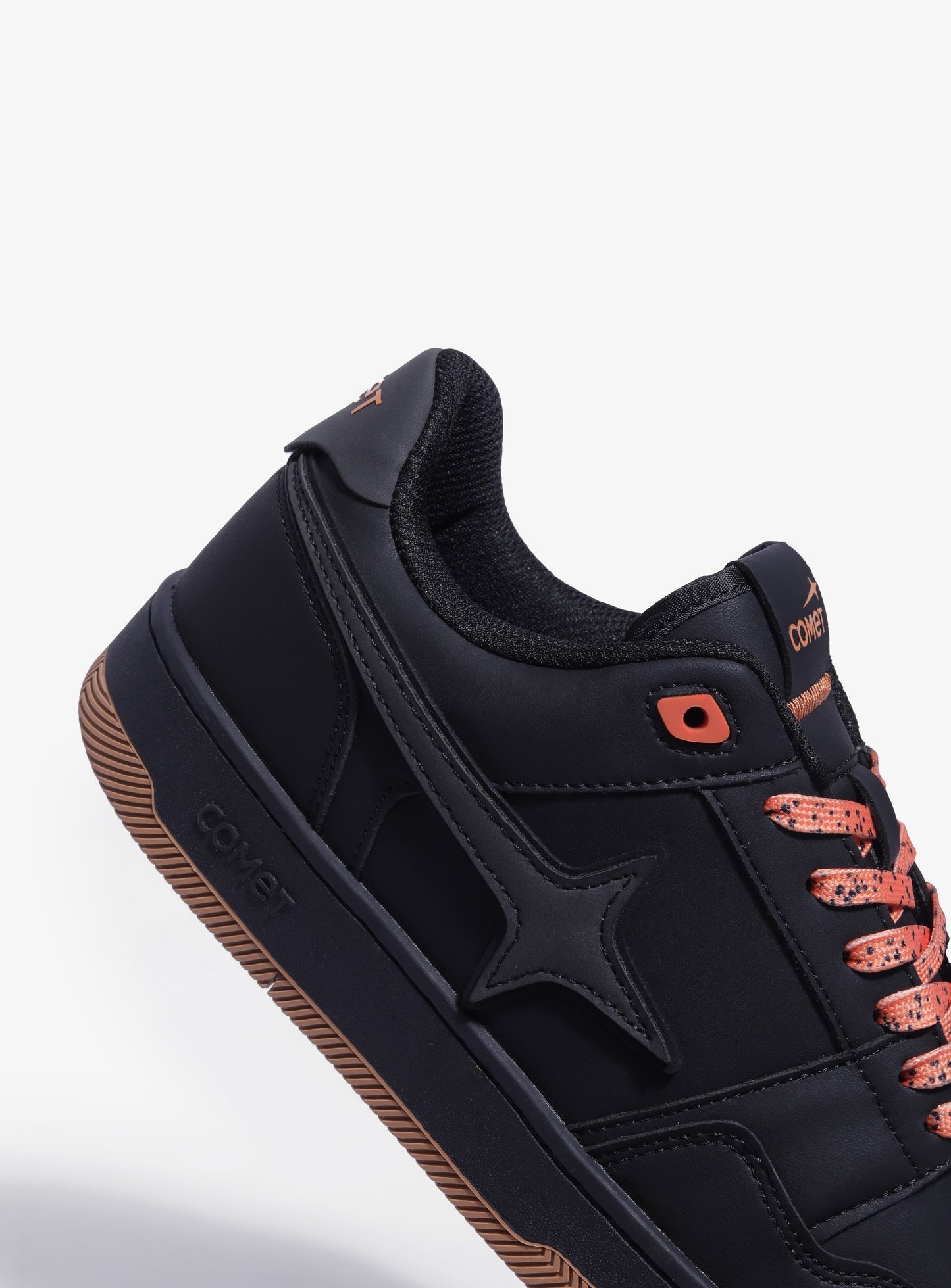 COMET-LOW TOP SNEAKER BLACK